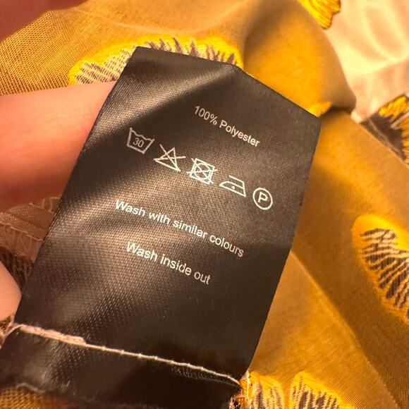 Storm & Marie Skirt NWT Damaged Satin Dandelion Mini Skater Skirt Size 6 - Picture 16 of 16